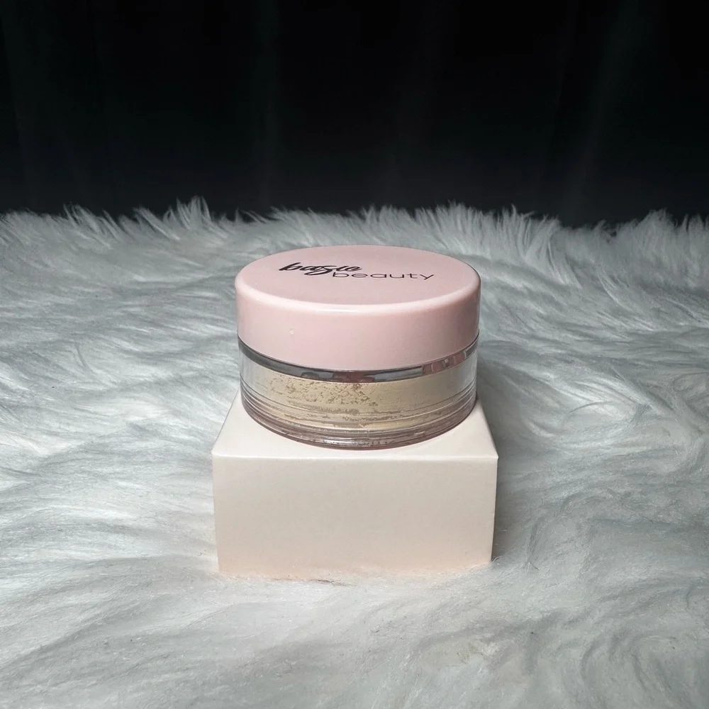 Basic Beauty Banana Setting Powder - Picture 1 of 5